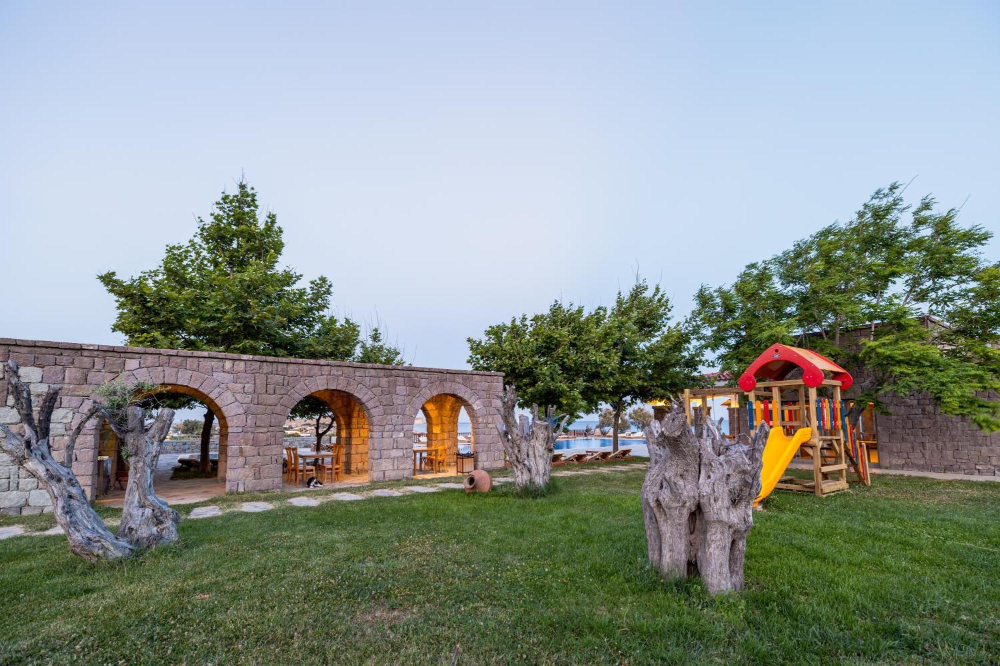 Hotel Cinarli Kasri à İmroz Extérieur photo
