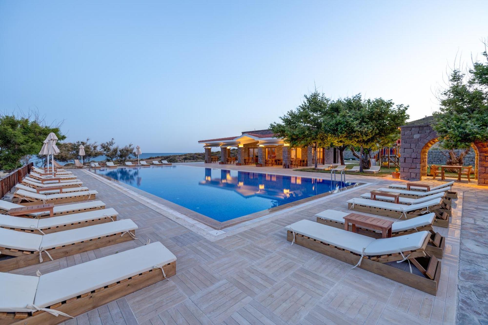 Hotel Cinarli Kasri à İmroz Extérieur photo